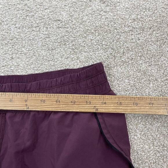 Lululemon Seek The Heat Short II Size 6 Women Athletic 2.5" Inseam 64-21 - Picture 6 of 8